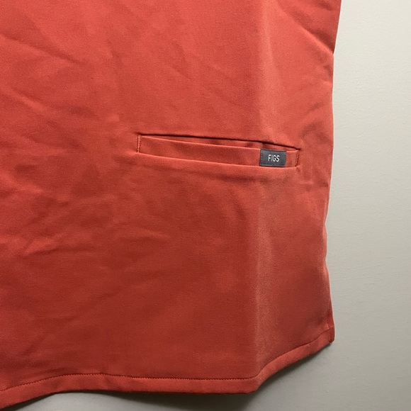 Figs Casma V Neck Three Pocket Scrub Top Womens XS Spiced Cider Tailored Fit - Picture 4 of 8